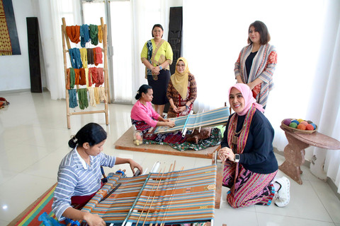 Ketua Harian Dekranas Dorong Penguatan Pemasaran dan Kreativitas Tenun di Belu