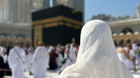 Pengalaman Tiga Penyandang Tuli Saat Beribadah di Makkah