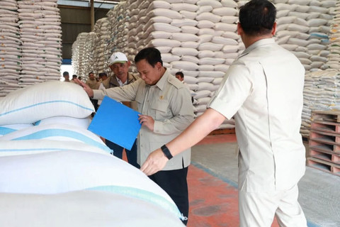 Prabowo Sidak Gudang Bulog Danurejo Magelang, Ingin Pastikan Pasokan Aman