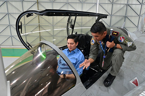 Budi Djiwandono Jajal Kokpit Rafale di Lanud Roesmin Noerjadin, Riau