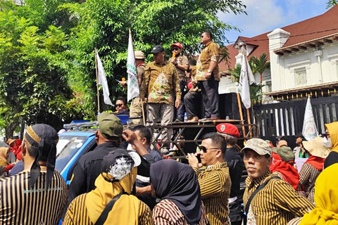 Keluarga Ungkap Kejanggalan Kasus 'Website Desa' Toni Aji, Sebut Ditumbalkan