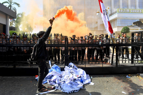 Foto: Ribuan Massa Demo, Tuntut Audit dan Stop KKN di Kaltim