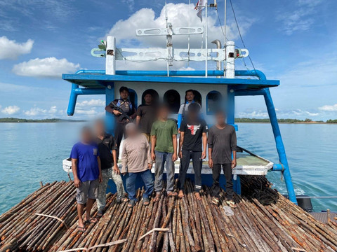 Polda Kepri Gagalkan Penyelundupan 12 Ribu Batang Kayu Bakau ke Singapura