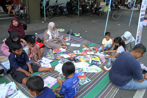 Cerita Komunitas di Kudus 'Melawan' Gawai, Ajak Anak-anak Kembali Membaca Buku