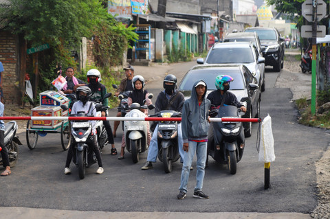 Soal Tabrakan KRL vs Taksi Hijau: Maju-Mundur Gak Bisa, 2 Menit Ditabrak Kereta