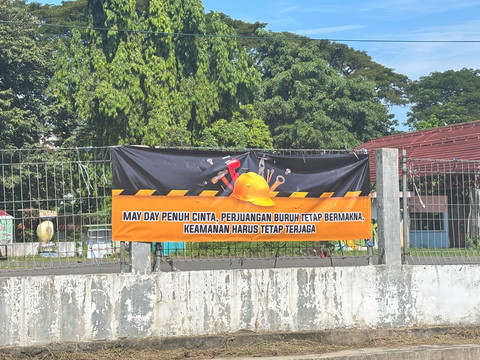 Peringati May Day 2026, Warga dan Polisi di Semarang Ajak Buruh Aksi Tertib