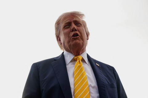 Trump Ragukan Proposal Damai Iran, Ancam Serangan Bisa Dilanjutkan