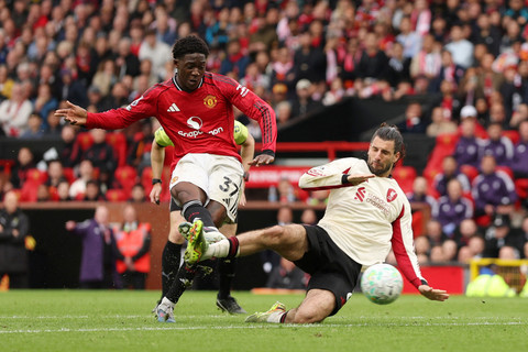 Foto: Drama 5 Gol, MU Kalahkan Liverpool