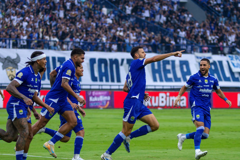 Foto: Gol Tunggal Patricio Matricardi Bawa Persib Bungkam PSIM