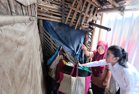 Bantuan Berdatangan untuk Keluarga di Kudus yang Tinggal di Lorong 1x6 Meter