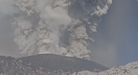 Gunung Dukono Meletus: 2 Pendaki WNA Tewas, 1 Hilang