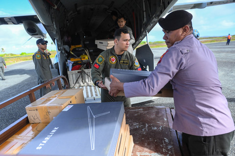 Foto: 250 Perangkat Starlink Dikirim Untuk Warga Pulau Miangas