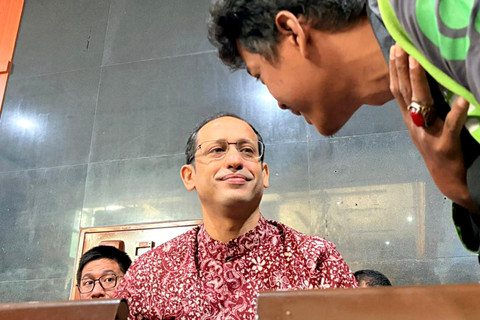 Pakai Gelang Detektor Tahanan di Kaki, Nadiem Jalani Sidang Tuntutan