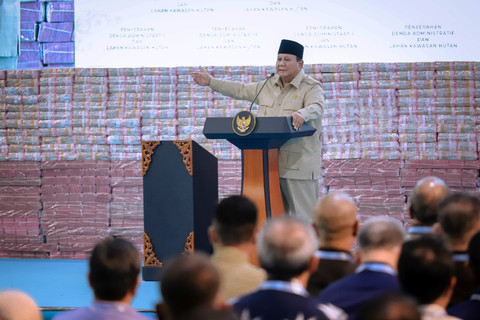 Foto: Prabowo Saksikan Penyerahan Gunungan Uang dari Satgas PKH