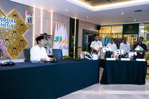 Mensos Gus Ipul Nonaktifkan Dua Pejabat Pengadaan