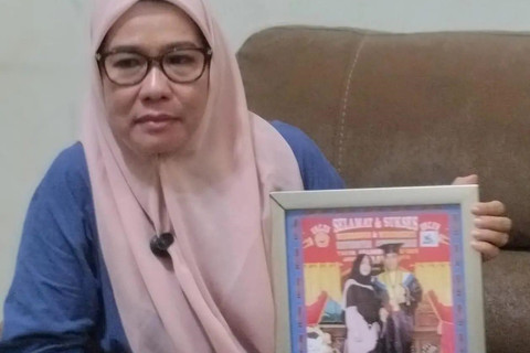 Ibunda Aktivis yang Diculik Israel Minta Prabowo Selamatkan Anaknya