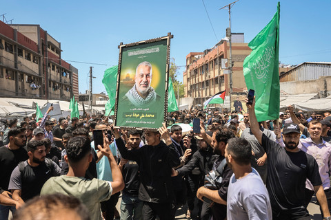 Foto: Penghormatan Terakhir Warga Palestina Atas Gugurnya Pemimpin Hamas
