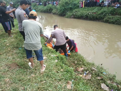 Warga Bandung Temukan Jasad Mengambang saat Cuci Jeroan Kurban di Sungai Citarik