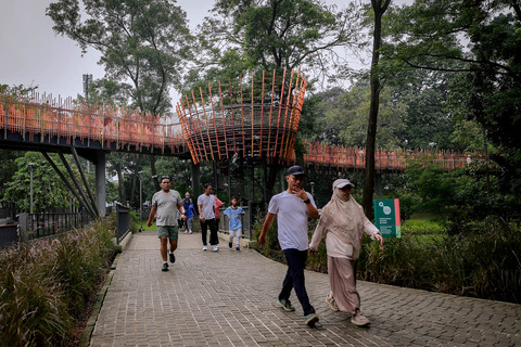 Foto: Siasat Seru Warga Jakarta Nikmati Long Weekend di Tebet Eco Park