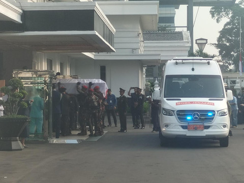 Jenazah Ryamizard Tiba di Kementerian Pertahanan Untuk Penghormatan Terakhir