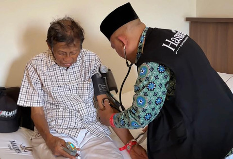 Dibantu Dokter dan Kursi Roda, Jemaah Haji Plus Jogja Lewati Puncak Haji 1447 H