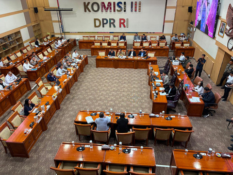 DIM RUU Polri: Usia Pensiun Bintara 59 Tahun, Pati Bintang E