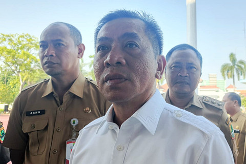 Penjelasan Bupati Aep soal Map 'Bupati Karawang' di Rumah Ek