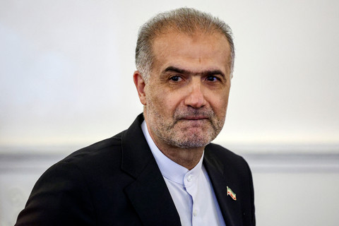 Iran Tetap Buka Selat Hormuz, tapi Kapal Dikenai Biaya Trans