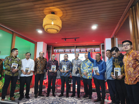 Dirgayuza Jelaskan Alasan Terbitkan Buku 'Presiden