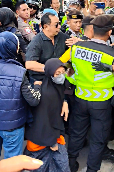 Emosi Orang Tua Pecah saat Rekonstruksi Kasus Daycare Little