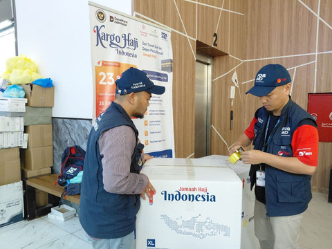 Koper Penuh? Jemaah Haji Bisa Kirim Oleh-oleh via 