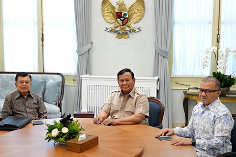 Prabowo Terima JK dan Putranya di Istana, Ajak Diskusi di Me