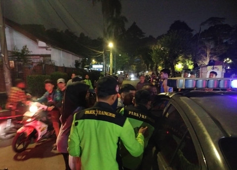 Yang Terbaru soal Wanita Dibius di Lapangan Sempur