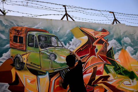 Foto: 13 Street Artist Percantik M Bloc dengan Mural