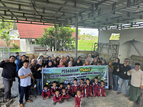 Pegadaian Praya Bantu Pembangunan Ruang Kelas & Edukasi Investasi Emas dari Dini