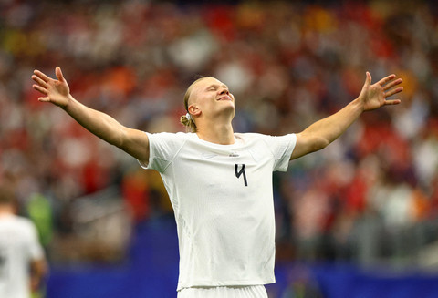 Foto: Erling Haaland Cetak Gol, Norwegia Tumbangkan Pantai Gading