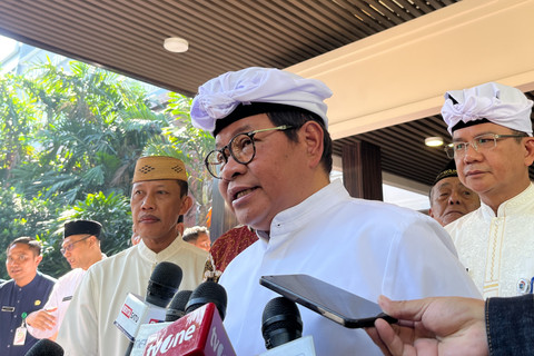 CEO Danantara-Pramono Sambangi Rumah Duka Rachmat Gobel: Kehilangan Sahabat
