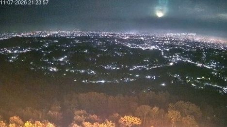 BRIN Duga Meteor yang Lintasi Pulau Jawa Jatuh di Samudera Hindia