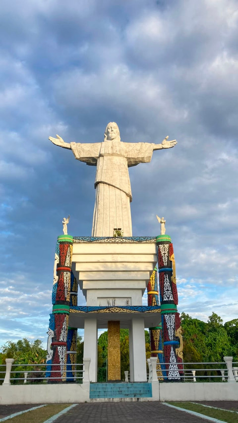 Patung Kristus Raja, Magnet Wisata Religi Pulau Mansinam