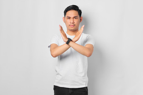 Di Balik Kebiasaan Tidak Enakan, Ada Diri yang Terus Mengalah