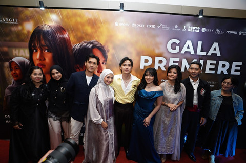 Davina Karamoy Tampil Berponi untuk Film 'Andai Waktu Bisa Diulang Kembali'