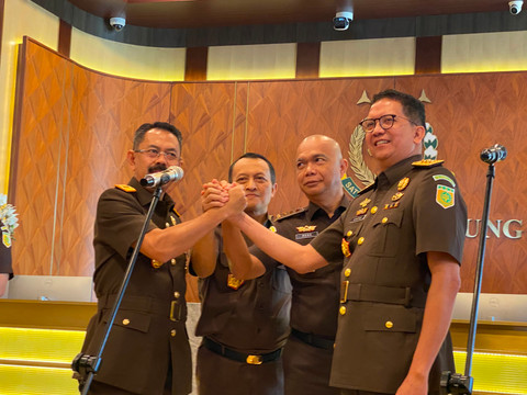 Pelantikan Pejabat Kejagung: Asep Mulyana Wakil Jaksa Agung, Kuntadi Jampidsus