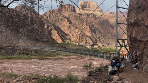 Foto: Banjir Bandang Terjang Grand Canyon, Lebih dari 20 Orang Hilang