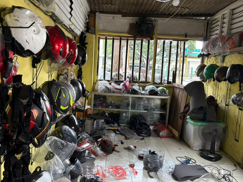 Jasa Servis Helm: Dulang Rezeki dari Perbaikan Ringan hingga Helm "Belah Dua"