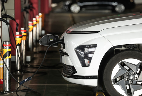 Insentif Mobil Hybrid Disebut Kurang Efektif Tekan Impor BBM, Minta Fokus ke BEV - Infolitik