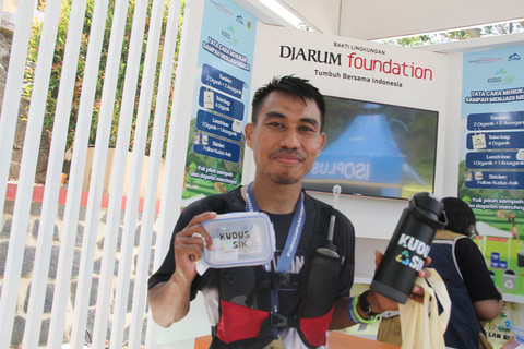 Lari 15 Km di Gunung Muria, Abdul Basir Pulang Bawa Sampah