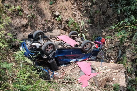 Dua Luka Berat بعد Mobil Pengantin Jatuh ke Jurang Cianjur