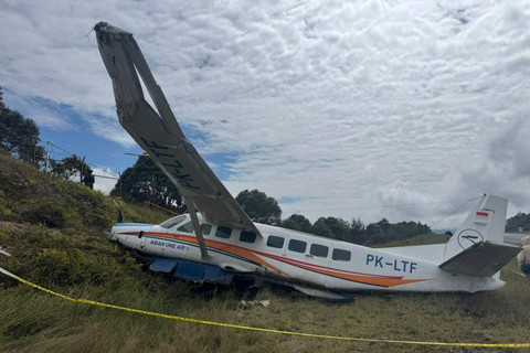 Pesawat Asian One Air Tergelincir di Intan Jaya, 2 Anggota TNI Terluka - Infolitik