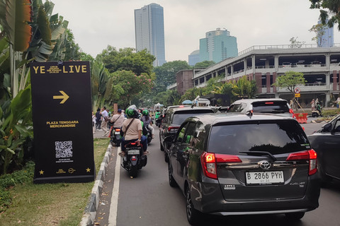 Foto: Arus Lalu-lintas Jelang Konser Kanye West di GBK - Infolitik