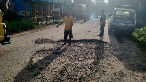 Jalan Rusak di Binjai Makan Korban: Pelajar Tergelincir, Tewas Terlindas Truk
